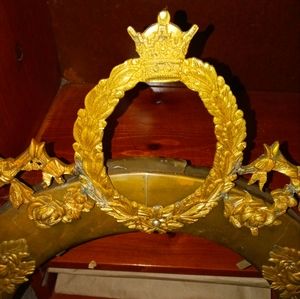 Friedman brothers gold gilt oval decorative wall mirror